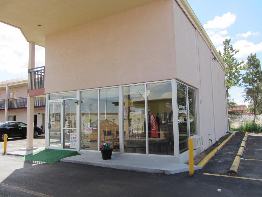 拉伯克文娱中心北速8酒店 外观 照片